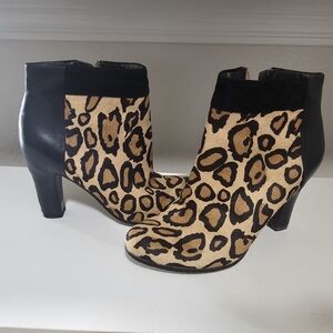 Sam Edelman calf skin leopard booties sz 6